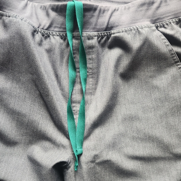 Figs Technical Scrub Set In Large - Picture 4 of 12